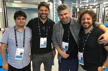 Pedrinho Utzeri (Leo), Guilherme Jahara (F.Biz), Adriano Matos (Grey), Marcinho Juniot (Leo) 