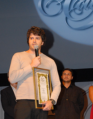 No Prêmio Colunistas 2008, recebendo o diploma de Publicitário do Ano.