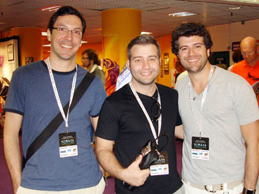 Luís Cláudio Salvestroni e Álvaro Rodrigues, da Agência3 encontram Lucas Duque (Sonido, no meio) é a Torcida VasCannes na Côte D'Azur.