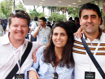 Karen, da Red Bandana encontra Bruno Bertani e Ricardo Saint-Clair, da Dialogo/Indústria Nacional