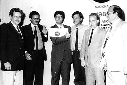 Festa do Prêmio Colunistas Promoção 1987: JWT, com Roberto Leal, Celso Bittencourt, Eugênio Romaguera, Ricardo Oliveira, Antonio Kriegel e Armando Ferrentini