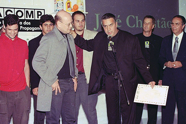 José Christão e Marcos Silveira  na festa do Prêmio Colunistas Rio 2000.