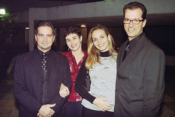 José Luis Vaz, Renata Jordão, Camilla Oliveira e André Pedroso  na festa do Prêmio Colunistas Rio 2000.