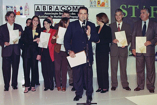Cahique Equi e turma da Staff  na festa do Prêmio Colunistas Rio 2000.