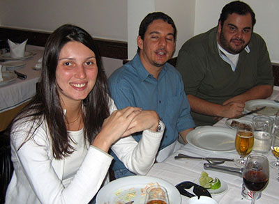 Carol Gesser, da Margarida, com Ricardo Weitsman e Rodrigo Lopes, da Giovanni